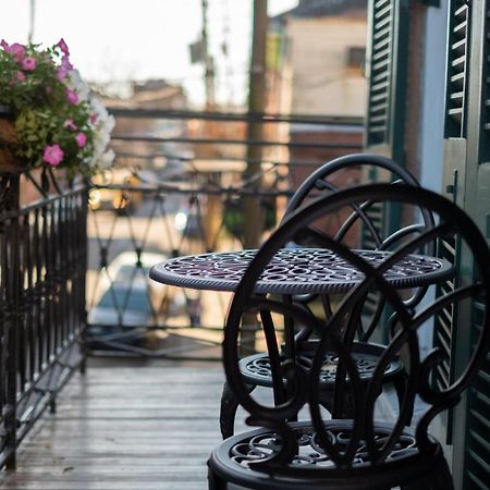 Royal Frenchmen Hotel And Bar New Orleans Exterior photo