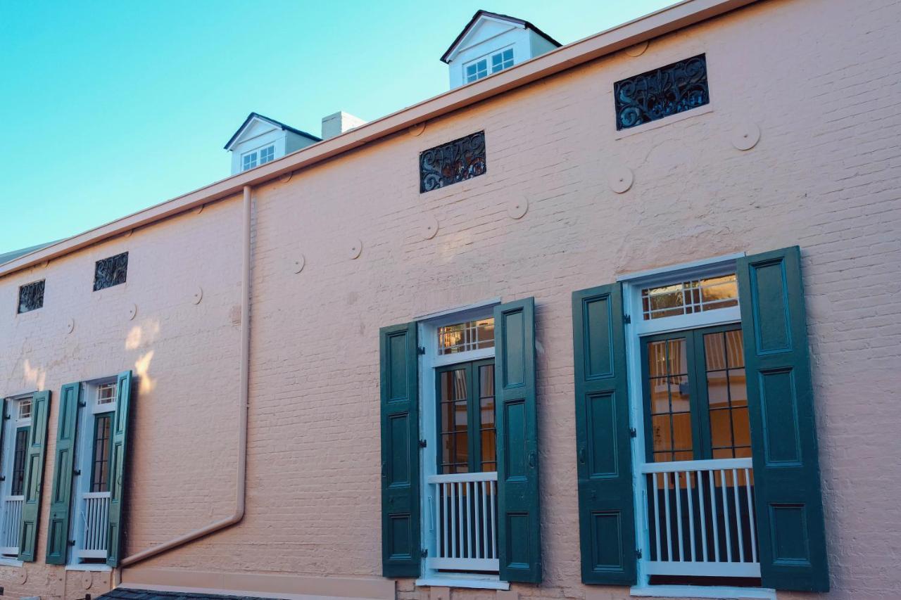 Royal Frenchmen Hotel And Bar New Orleans Exterior photo