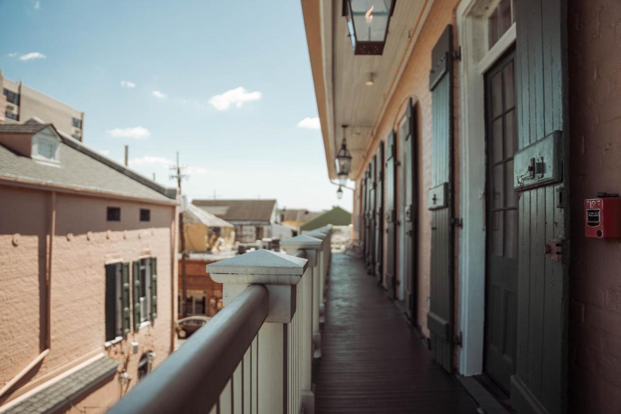 Royal Frenchmen Hotel And Bar New Orleans Exterior photo